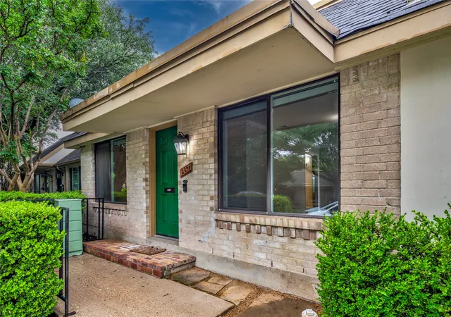 Photo 2 of Townhouse for sale at 13571 Waterfall Wy, Dallas, TX 75240 | MLS# 21255897 | Listing updated on 2026-09-18