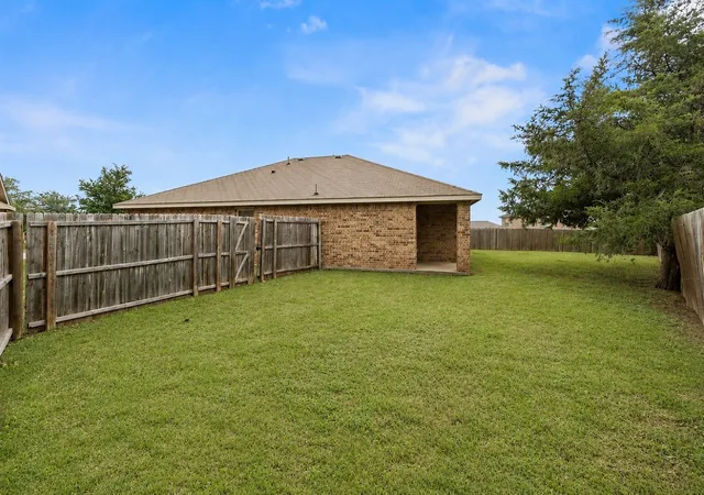 Photo 4 of Single family home for sale at 2492 Saldana Dr, Fate, TX 75189 | MLS# 21255149 | Listing updated on 2026-10-07