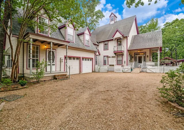 Photo 3 of Single family home for sale at 10690 County Road 2450, Terrell, TX 75160 | MLS# 21252210 | Listing updated on 2026-09-28
