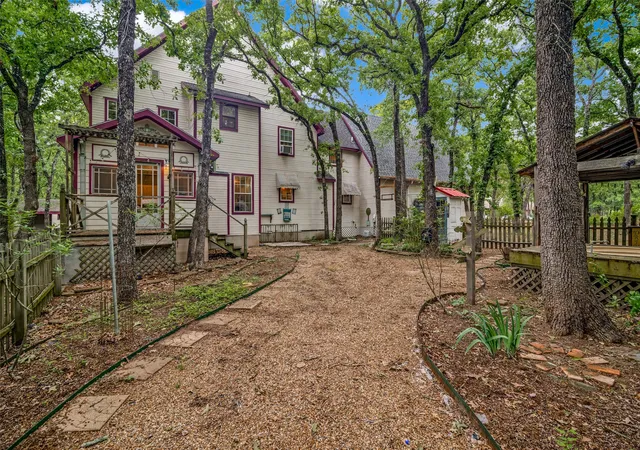 Photo 4 of Single family home for sale at 10690 County Road 2450, Terrell, TX 75160 | MLS# 21252210 | Listing updated on 2026-09-28