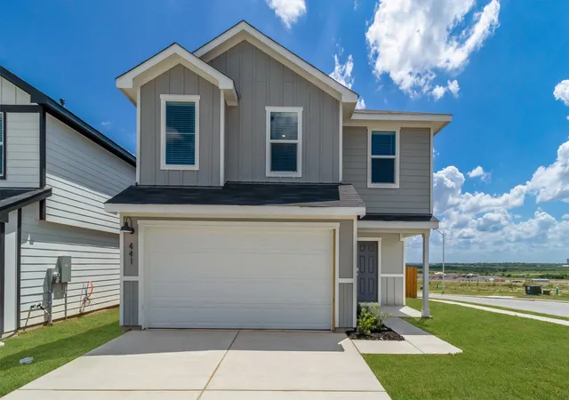 Photo 1 of Sale Pending at 2132 Chantilly Ln, Arlington, TX 76015 | MLS# 21256796 | Listing updated on 2026-08-20