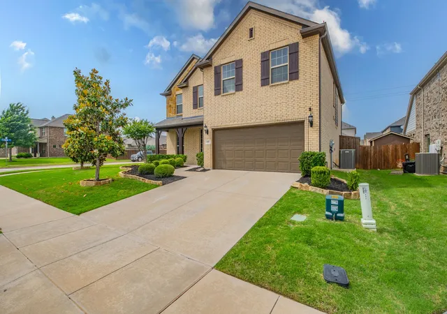 Photo 2 of Single family home for sale at 441 Rockaway Dr, Midlothian, TX 76065 | MLS# 21256473 | Listing updated on 2026-07-14