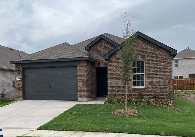 Photo 1 of Single family home for sale at 216 Van Horn Dr, Terrell, TX 75160 | MLS# 21256868 | Listing updated on 2026-10-02