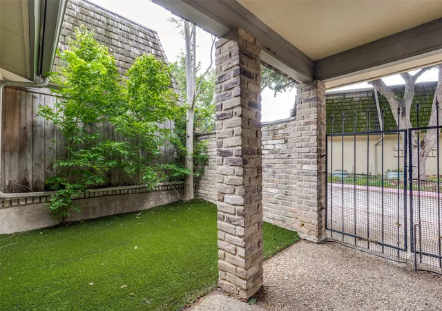 Homes for sale in Dallas, TX | 8560 Park Ln #91, Dallas, TX 75231 | MLS# 21253632