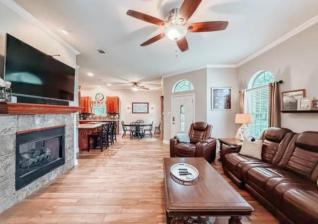 Photo 2 of Single family home for sale at 1504 Wade St, Corsicana, TX 75110 | MLS# 21256238 | Listing updated on 2026-08-26