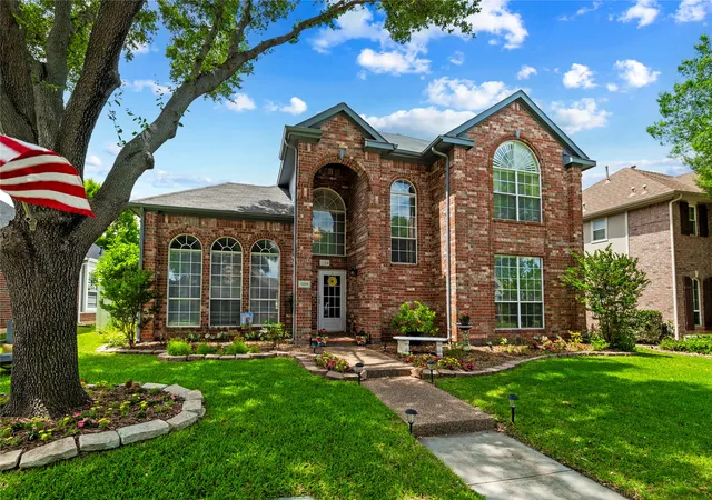 Photo 1 of Single family home for sale at 1184 Pleasant Oaks Dr, Lewisville, TX 75067 | MLS# 21256846 | Listing updated on 2026-07-23