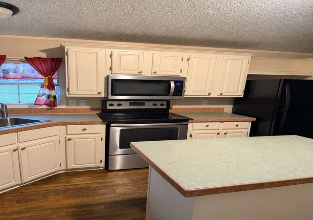 Photo 4 of Manufactured home for sale at 3351 County Road 147, Gainesville, TX 76240 | MLS# 21255676 | Listing updated on 2026-09-04
