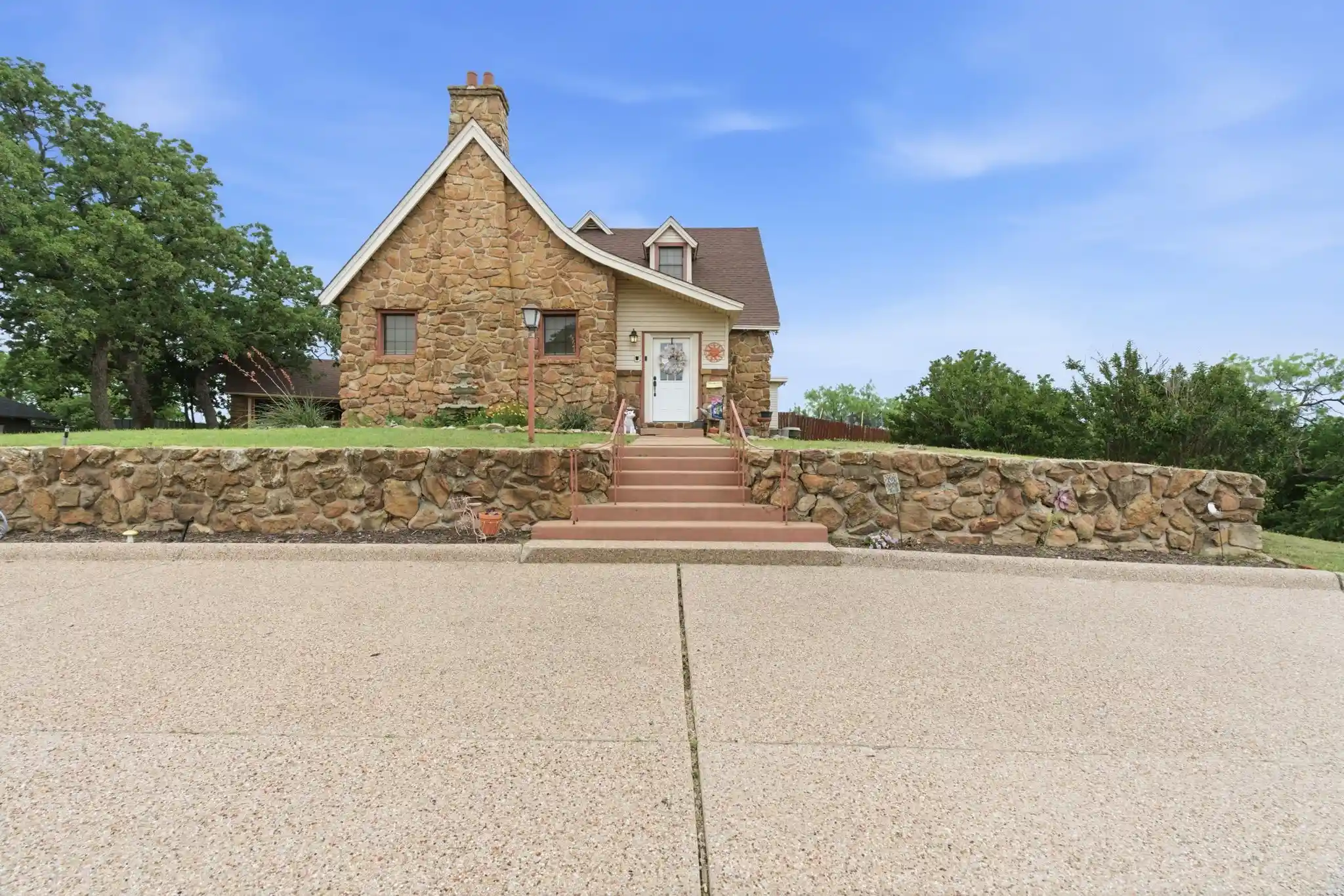 Single family home for sale at 514 S Dixie St, Eastland, TX 76448 | MLS# 21256217