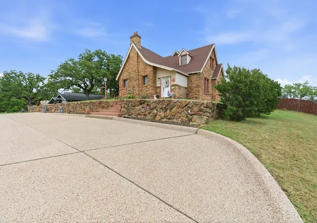 Photo 2 of Single family home for sale at 514 S Dixie St, Eastland, TX 76448 | MLS# 21256217 | Listing updated on 2026-07-20