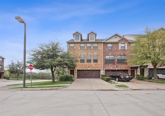 Homes for sale in Irving, TX | 7817 Fox Horn Dr, Irving, TX 75063 | MLS# 21257005