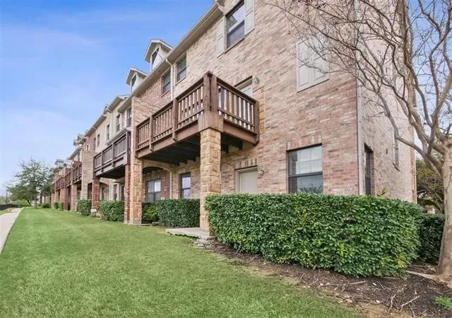 Homes for sale in Irving, TX | 7817 Fox Horn Dr, Irving, TX 75063 | MLS# 21257005