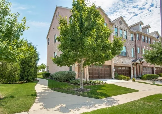 Homes for sale in Irving, TX | 1531 Biltmore Ln, Irving, TX 75063 | MLS# 21257041