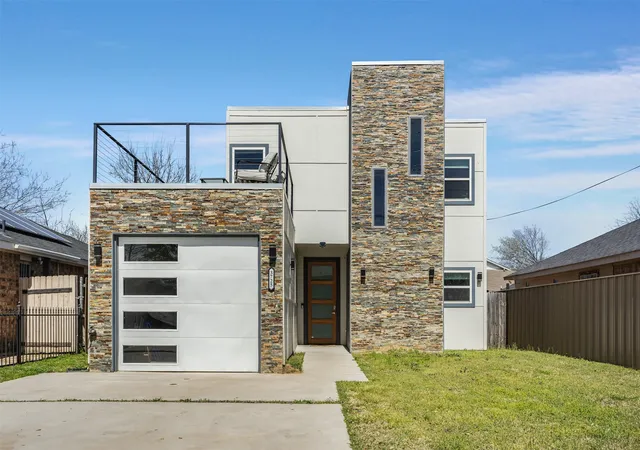 Photo 1 of Single family home for sale at 3725 Toronto St, Dallas, TX 75212 | MLS# 21256806 | Listing updated on 2026-09-21