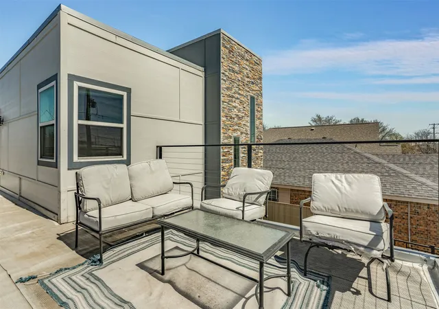 Photo 3 of Single family home for sale at 3725 Toronto St, Dallas, TX 75212 | MLS# 21256806 | Listing updated on 2026-09-21