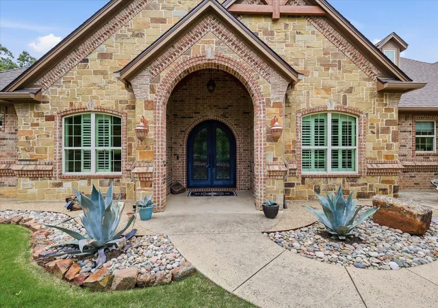 Photo 3 of Single family home for sale at 6751 Robinson Canyon Rd, Aubrey, TX 76227 | MLS# 21252392 | Listing updated on 2026-07-12