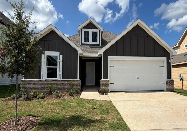 Homes for sale in Lindale, TX | 3013 Hidden Valley Dr, Lindale, TX 75771 | MLS# 21257135