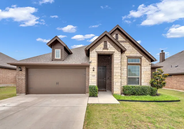 Photo 1 of Sale Pending at 1418 Wagon Wheel Wy, Krum, TX 76249 | MLS# 21256089 | Listing updated on 2026-08-18