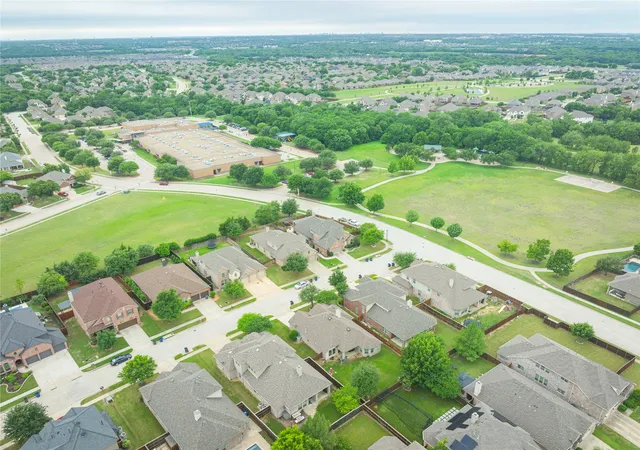 Photo 1 of Single family home for sale at 5320 Grovewood Dr, Mc Kinney, TX 75071 | MLS# 21256480 | Listing updated on 2026-10-07