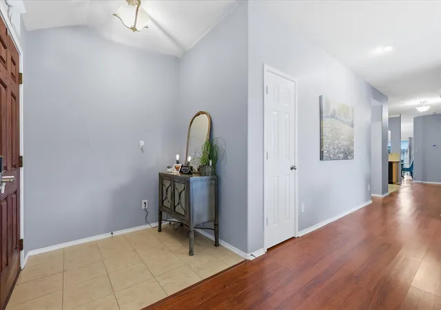 Photo 4 of Single family home for sale at 3909 Cliffside Dr, Denton, TX 76208 | MLS# 21255643 | Listing updated on 2026-10-03