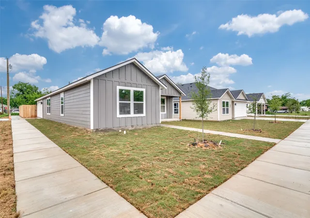 Homes for sale in Terrell, TX | 299 Stallings St, Terrell, TX 75160 | MLS# 21257215