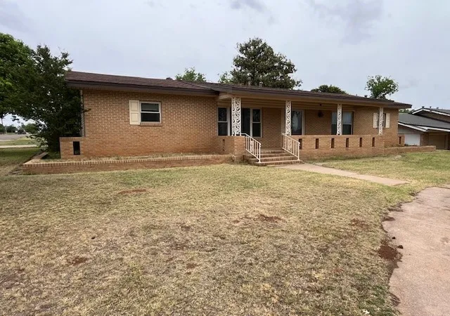 Homes for sale in Rotan, TX | 901 E Burnside St, Rotan, TX 79546 | MLS# 21257102