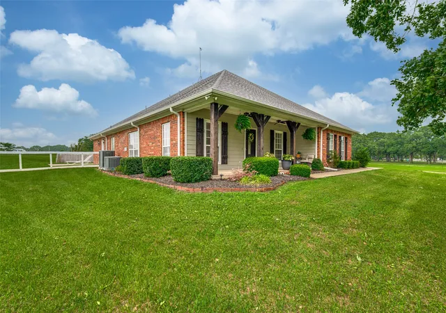 Photo 3 of Single family home for sale at 9412 Private Road 2425, Terrell, TX 75160 | MLS# 21254705 | Listing updated on 2026-08-19