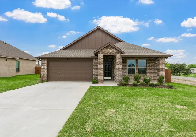 1st image of 200 Pennington Rd, Nevada, TX 75173 | MLS# 21252010