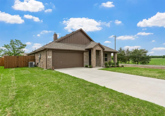 3rd image of 200 Pennington Rd, Nevada, TX 75173 | MLS# 21252010