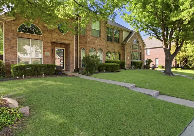 Photo 2 of Single family home for sale at 6737 Canterbury Dr, Frisco, TX 75035 | MLS# 21256210 | Listing updated on 2026-08-23