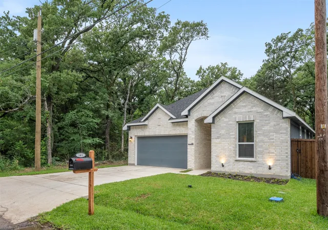 Homes for sale in Mabank, TX | 141 Wedgewood Dr, Mabank, TX 75156 | MLS# 21254493