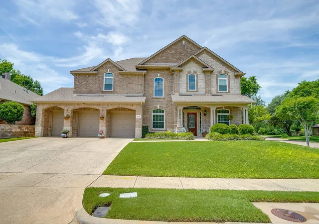 Photo 2 of Single family home for sale at 2952 Masters Ct S, Burleson, TX 76028 | MLS# 21257073 | Listing updated on 2026-08-12