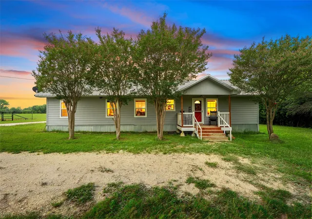Photo 1 of Single family home for sale at 125 Private Road 245, Hillsboro, TX 76645 | MLS# 21257146 | Listing updated on 2026-08-24