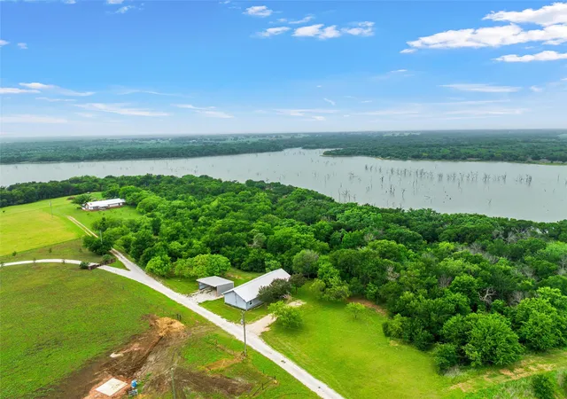 Photo 2 of Single family home for sale at 125 Private Road 245, Hillsboro, TX 76645 | MLS# 21257146 | Listing updated on 2026-08-24