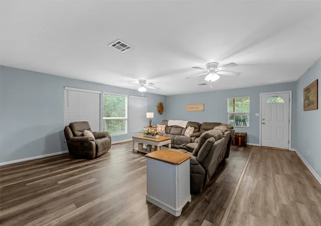 Photo 4 of Single family home for sale at 125 Private Road 245, Hillsboro, TX 76645 | MLS# 21257146 | Listing updated on 2026-08-24