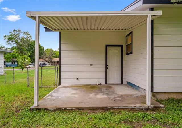 26th image of 1425 Crow Dr, Waco, TX 76705 | MLS# 21257358