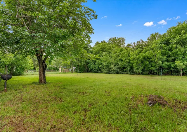 2nd image of 1425 Crow Dr, Waco, TX 76705 | MLS# 21257358