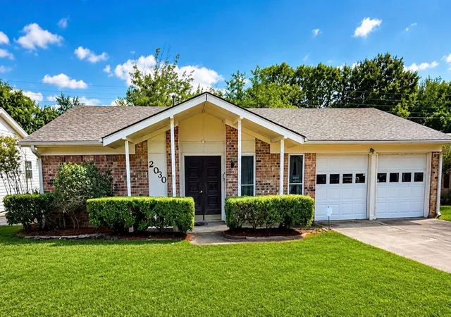 Homes for sale in Paris, TX | 2030 Sycamore St, Paris, TX 75460 | MLS# 21254440
