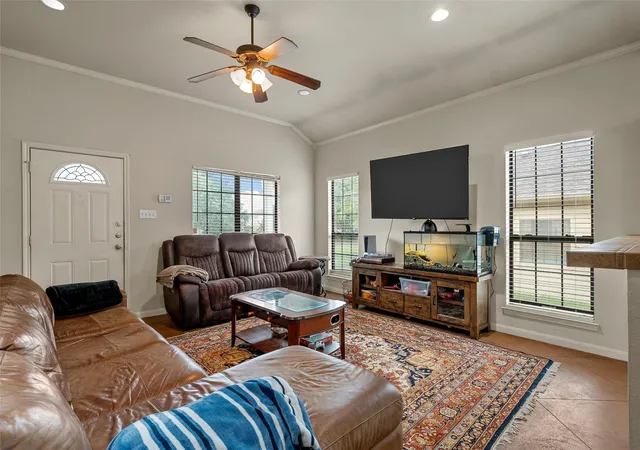 Photo 2 of Single family home for sale at 112 Garden Dr, Waco, TX 76706 | MLS# 21256822 | Listing updated on 2026-10-04
