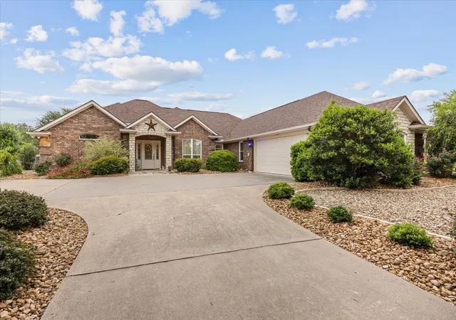 Photo 1 of Single family home for sale at 2102 Wood Duck Ln, Granbury, TX 76049 | MLS# 21254505 | Listing updated on 2026-08-23