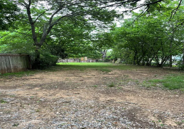 Photo 3 of Single family home for sale at 1025 Baker St, Denison, TX 75020 | MLS# 21257449 | Listing updated on 2026-08-19