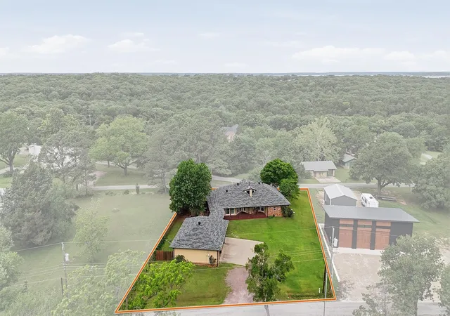 Photo 4 of Single family home for sale at 66 Tucker St, Pottsboro, TX 75076 | MLS# 21254207 | Listing updated on 2026-09-30