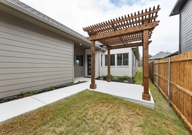 Photo 2 of Single family home for sale at 1728 Meadow Crest Dr, Aubrey, TX 76227 | MLS# 21257544 | Listing updated on 2026-08-31