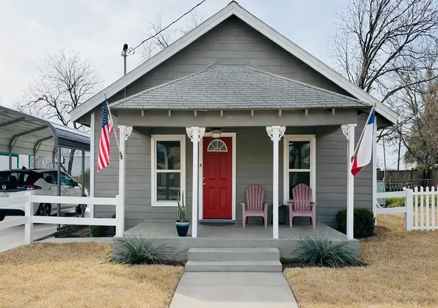 Homes for sale in Comanche, TX | 506 W Grand Ave, Comanche, TX 76442 | MLS# 21256702