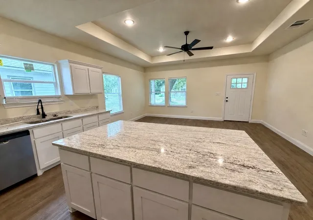 Photo 3 of Single family home for sale at 409 Carter St, Sulphur Springs, TX 75482 | MLS# 21257575 | Listing updated on 2026-08-25