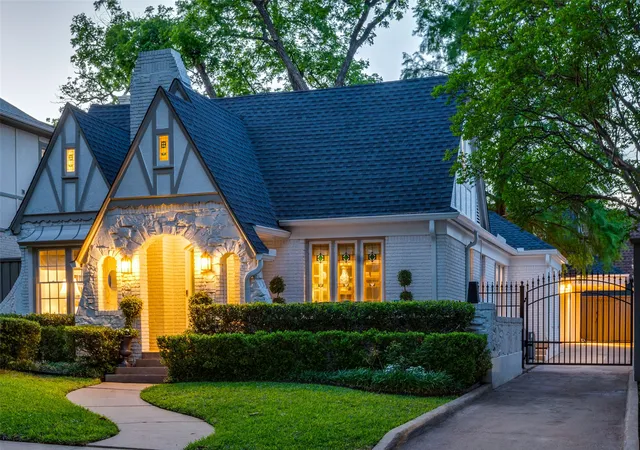 Homes for sale in Highland Park, TX | 4504 Livingston Ave, Highland Park, TX 75205 | MLS# 21247938