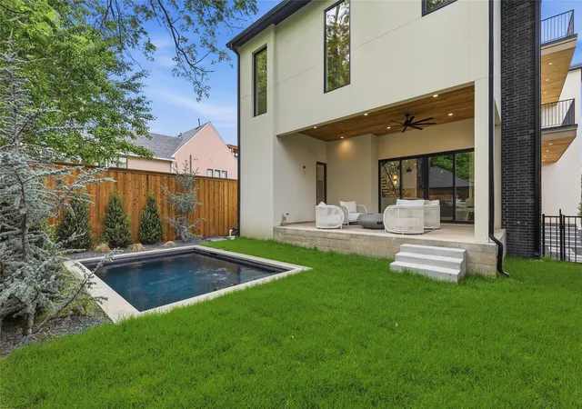 Photo 4 of Single family home for sale at 3624 N Fitzhugh Ave, Dallas, TX 75204 | MLS# 21257029 | Listing updated on 2026-08-22