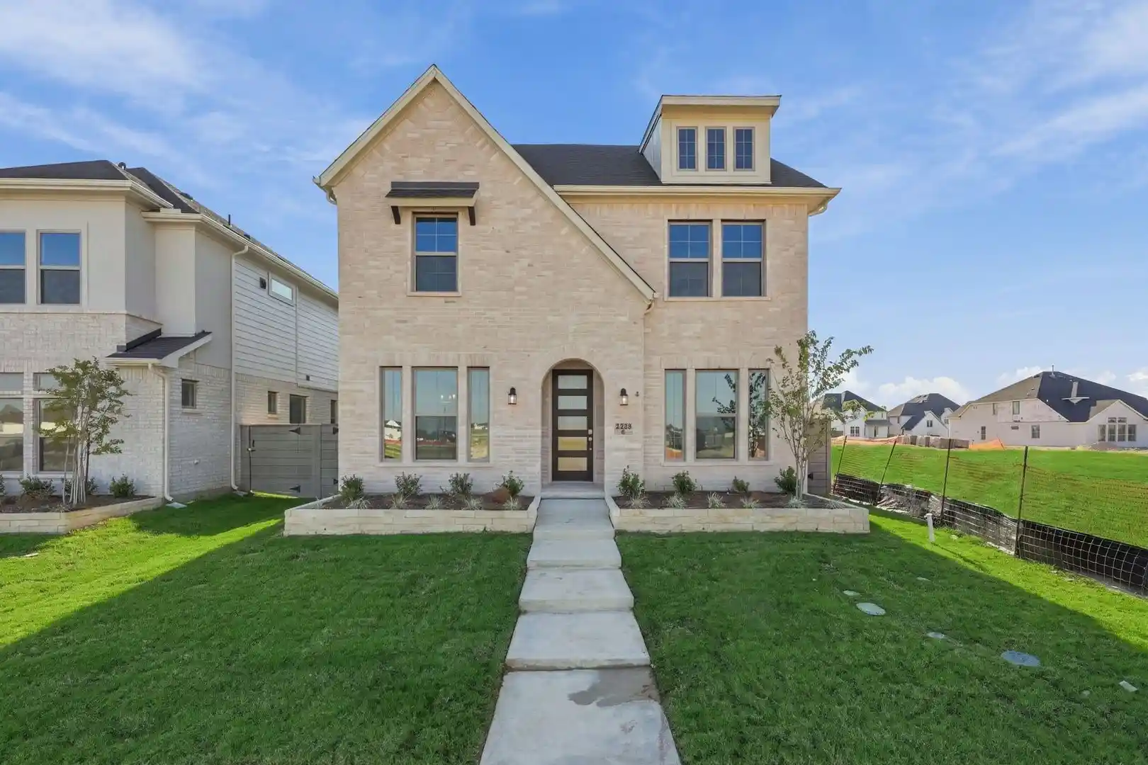Photo 1 of Sale Pending at 2428 Trailrunner Dr, Celina, TX 75009 | MLS# 21257621 | Listing updated on 2026-10-22