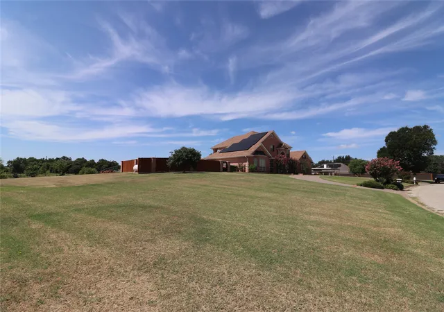Homes for sale in Henrietta, TX | 505 Country Club Dr, Henrietta, TX 76365 | MLS# 21257642