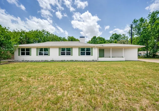 Photo 2 of Single family home for sale at 1825 Emery St, Denton, TX 76201 | MLS# 21244516 | Listing updated on 2026-07-08