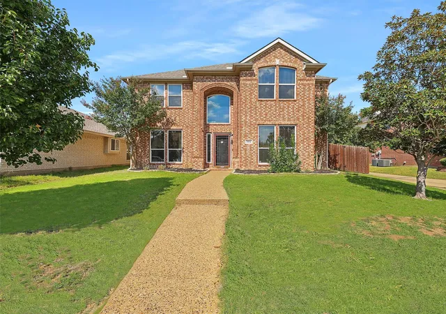 Photo 2 of Single family home for sale at 5004 Rain Forest Dr, Mc Kinney, TX 75070 | MLS# 21255873 | Listing updated on 2026-08-30